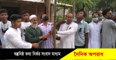 আজ ১৫ই আগস্ট ভেড়ামারার বাহদুর পুরে জাতীয় শোক দিবস উপলক্ষ্যে জাতীয় ও শোক পতাকা উত্তোলন।