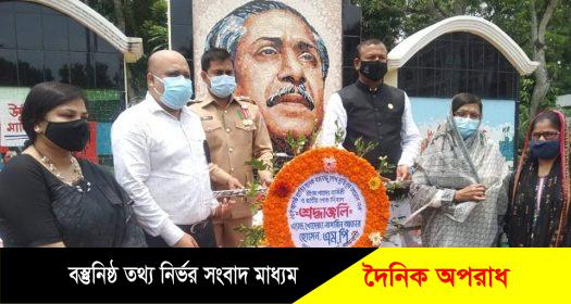 বঙ্গবন্ধুর প্রতিকৃতিতে পুষ্পার্ঘ্য অর্পণ করলেন এম,পি এ্যাড. খোদেজা নাসরিন আক্তার