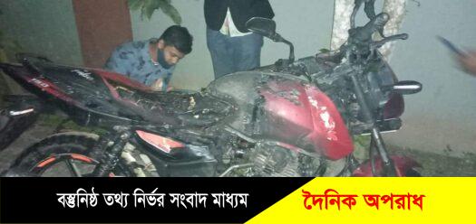 চাটখিলে ভোটের রাতে সাংবাদিক লাঞ্ছিত, মোটরসাইকেলে আগুন