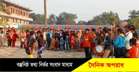 গ্রাম বাংলার ঐতিহ্যবাহী লাঠি খেলা অনুষ্ঠিত হলো আলাউদ্দিন আহমেদ শিক্ষাপল্লী পার্কে