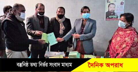 নীলফামারীতে চলছে খাদ্যবান্ধব কর্মসূচির নতুন কার্ড বিতরণ