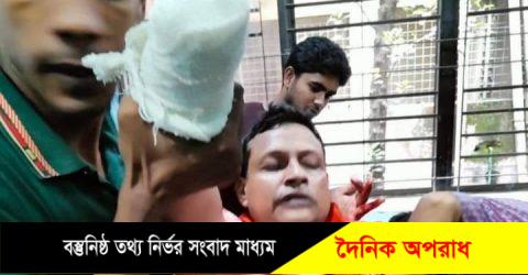 কুষ্টিয়ায় দিনে দুপুরে কলেজ শিক্ষকের হাতের কব্জি কেটে নিল দুর্বৃত্তরা