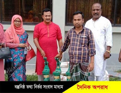 নন্দীগ্রামে ভাইস চেয়ারম্যানের উদ্যোগে টিউবওয়েল বিতরণ