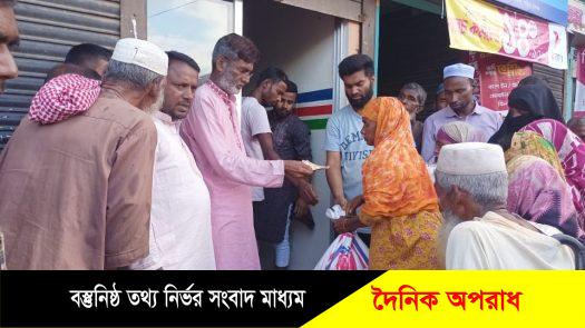 পবিত্র ঈদুল আযহা উপলক্ষে বন্যার্তদের মাঝে নগদ টাকাসহ চাল বিতরণ করেন রিয়াজ উদ্দিন খন্দকার লিটন