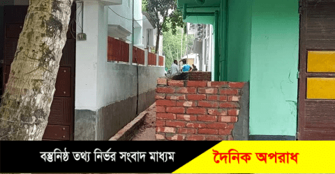 নন্দীগ্রামে ইটের সলিং রাস্তার উপর প্রাচীর নির্মাণের অভিযোগ