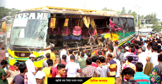 নন্দীগ্রামে ট্রাকের পিছনে বাসের ধাক্কায় নিহত ২