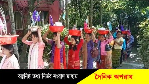 কুয়াকাটায় বৌদ্ধ ধর্মালম্বীদের কঠিন চীবর দান উৎসব অনুষ্ঠান পালন ॥