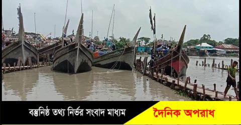 সারাদেশে মাছ ধরায় ২২ দিনের নিষেধাজ্ঞা শেষে শুক্রবার মধ্যোরাত থেকে সাগরে যাচ্ছে উপকূলীয় জেলেরা ॥