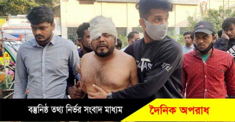 নারী কেলেঙ্কারির অভিযোগে ছাত্রলীগের সেক্রেটারিকে গণধোলাই ও জুতা পিটা করলেন কর্মীরা