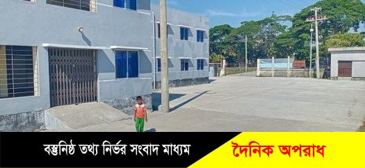 কলাপাড়ায় ১৩ কোটি টাকা ব্যায়ে নির্মিত মহিপুর মৎস্য অবতরণ কেন্দ্র বছর পেরুলেও চালু না হওয়ায় ব্যবসায়ীদের ক্ষোভ ॥