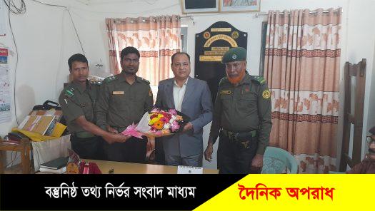 রাষ্ট্রপতি গ্রাম প্রতিরক্ষা দল পদক পেলেন নন্দীগ্রাম উপজেলা আনসার ও ভিডিপি কর্মকর্তা মাহফুজুর রহমান