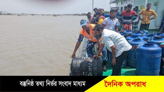 চিংড়ির রেনু পোনা ও জেলী পুশকৃত চিংড়ির সরঞ্জামসহ আটক-২