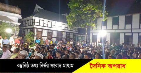 সিরাজদিখানের কোলায় চেয়ারম্যান প্রার্থী মঈনুল হাসান নাহিদের সমর্থনে উঠান বৈঠক অনুষ্ঠিত