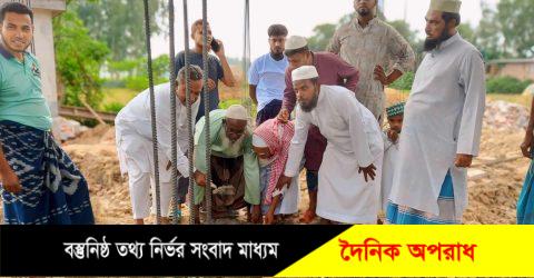 নন্দীগ্রামে মসজিদের ভিত্তিপ্রস্তর স্থাপন করলেন উপজেলা পরিষদ চেয়ারম‌্যান জিন্নাহ 