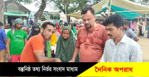 নন্দীগ্রামে ভাটরা ইউনিয়নে ভিজিএফের চাল বিতরণ 