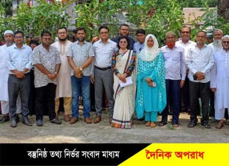 সিরাজদিখানে স্মার্ট ভূমি সেবা সপ্তাহ শুরু,  গ্রহীতাদের মাঝে বৃক্ষ বিতরণ